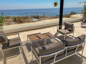 Seaview Penthouse with Rooftop Terrace near Beach, Kingbed - Calamina