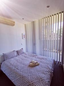 New Comfy stylish Apt in Rhodes Next to train n shopping center