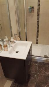 Apartment with Private Pool Sleeps 5