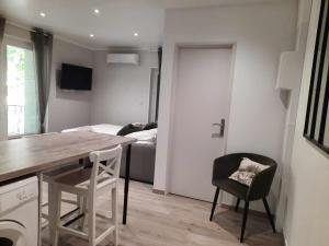 Appartements Les studios Tu Elleta : Studio Supérieur