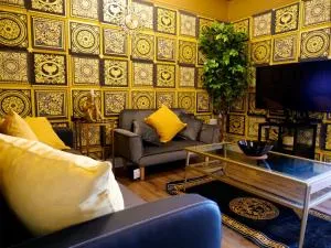 Sexy Luxurious Versace Apartment Near Sheffield - 赫拉比
