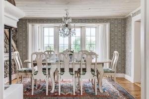 Stubbegården - Unique swedish style with fireplace