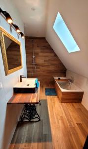 Maisons de vacances Maison La Bonbonniere chaleureuse avec parking et garage gratuit proche frontiere : photos des chambres