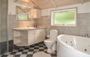 Three-Bedroom Holiday Home In Oksbol