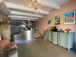 Hotels The Originals Boutique, Hotel Cassitel, Cassis : photos des chambres