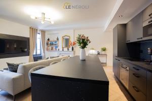 The Neroli Elegant and spacious ideally located