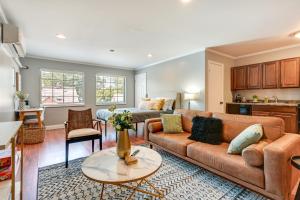 Toledo Vacation Rental about 5 Mi to Downtown!