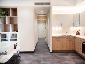 Lake Drive Rooms&Apartments