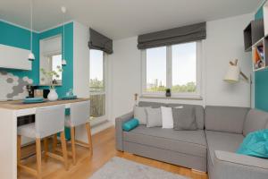 Metro Wilanowska Apartment with Parking by Renters