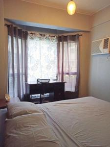 1BR Condo at Montecito Newport City Residential Resort across NAIA and Marriott Hotel
