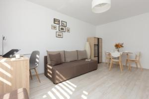 Heart of Warsaw Apartment Zielna by Noclegi Renters