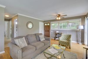 Quiet Charlottesville Hideaway in Baileys Retreat!