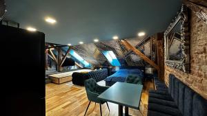 Deluxe Apartment - Annex (40 meters away from the guest house) room in Penzion Villa Regia
