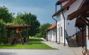 Magda Garden - Victoria