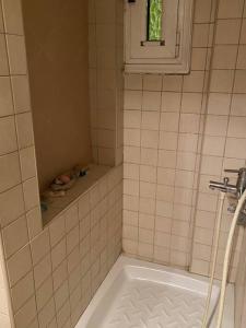 Cute 2bdrm in Salonica Center