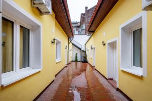 Central and New apartment with AC