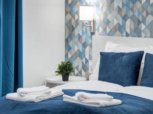 Central and New apartment with AC