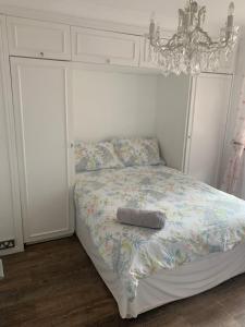 Wychwood A Beautiful Country Style Bungalow