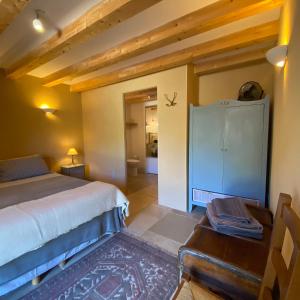 B&B / Chambres d'hotes Esparoutis Chambres d'hotes du Charme : Chambre Double avec Salle de Bains Privative