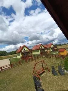 Zielona Ostoja - domy całoroczne z własną linią brzegową - Górkło