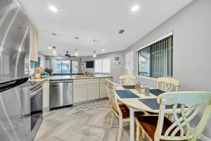 Crystal Village II 6B - Close to the Beach 2BD 2BA