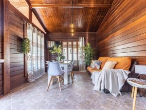 Chalet Tropical 4 by Interhome