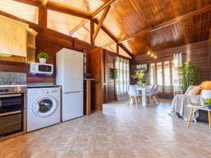 Chalet Tropical 4 by Interhome