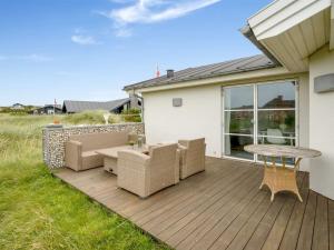 Holiday Home Elfi - 700m from the sea by Interhome