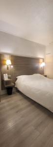 Hotels Crystal Hotel Saint Denis Basilique : photos des chambres