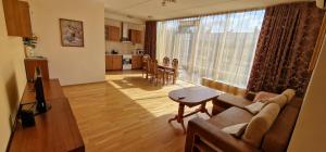 Beach and park apartment