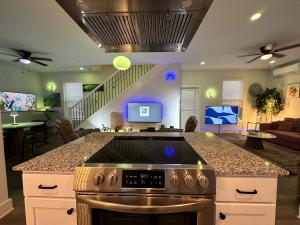 New Centennial Park Luxury Smart Home w Courtyard