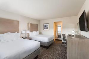 Double Room with Two Double Beds - Non-Smoking room in Days Inn by Wyndham Yosemite Area