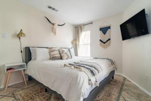 Downtown Lonestar Bungalow at Beer Ranch Project