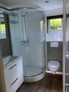 Luxe chalet met airco bij bos en zwemwater