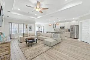 Pet Friendly Beach House - The Beach Getaway by Panhandle Getaways - Carillon Beach