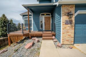 Hillcrest Chalet - Spa - Firepit - Views - USAFA