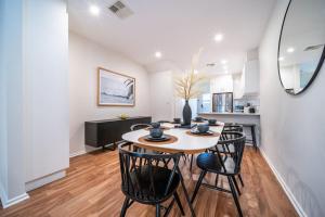 Black Oak at Brompton – Contemporary Parkside Stay