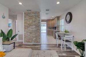 Tropical Vibes Bungalow with Pool