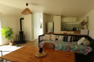 Maisons de vacances La villa Mama 65 m2, avec piscine partagee de Juin a Septembre : photos des chambres