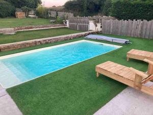 Maisons de vacances La villa Mama (65 m2), avec piscine partagee : Maison 2 Chambres