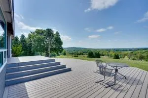 Spacious Virginia Retreat with Deck and Scenic Views! - Frederick