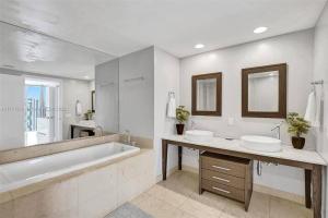 Waterfront Luxury Apartment 2 Bedrooms IconBrickell