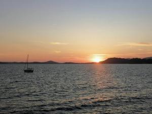 T 2 à 5 mn à pied de la mer