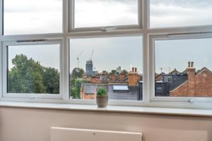 5 - West London Brand New Loft