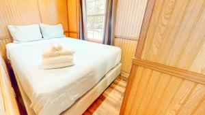 Two-Bedroom House room in Point Sebago Resort