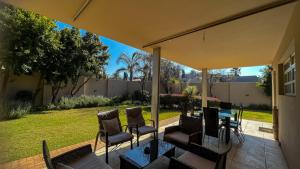 Sizanazo Guest House - in the Heart of Northcliff Hill