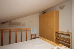 Apartments by the sea Unesic - Unije, Losinj - 8044