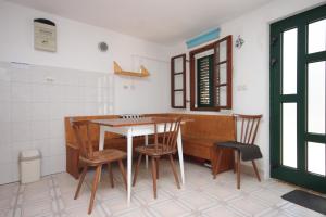 Apartments by the sea Unesic - Unije, Losinj - 8044