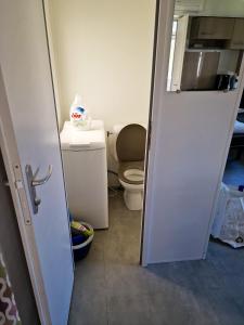 Maisons de vacances Bungalow charmant pres de Vias avec piscine partagee : photos des chambres