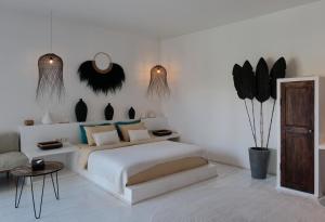 Villa Lileo - Stunning & Bright Luxury 4BR Villa 5 Minutes to Berawa Canggu, Perfect for a Relaxing Getaway